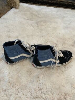 Vans Women's High-Top Skate Shoes in Navy and Light Blue